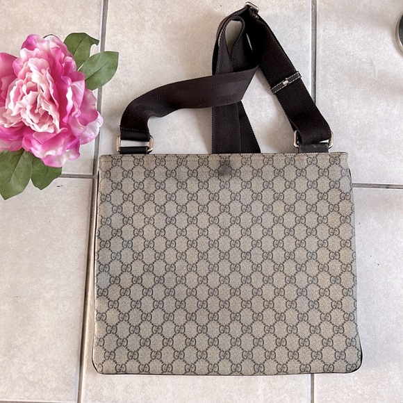 AUTHENTIC GUCCI GG SUPREME LARGE MESSENGER BAG BROWN COLOR - Picture 12 of 12